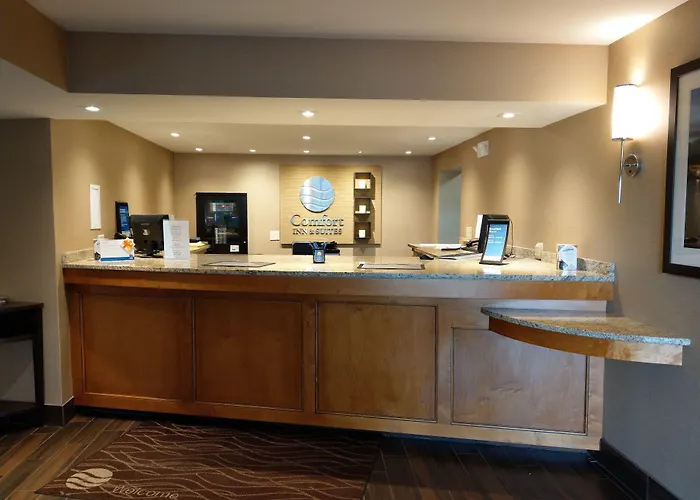 Hotel Western & Near Dekalb 2*