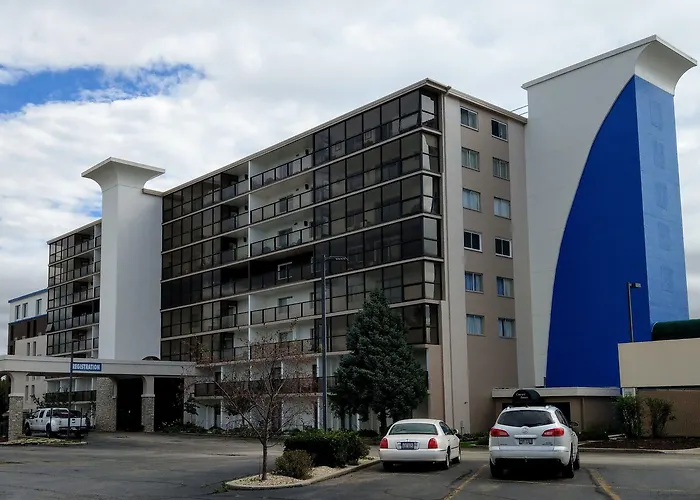 Western & Near Dekalb Hotel Rochelle