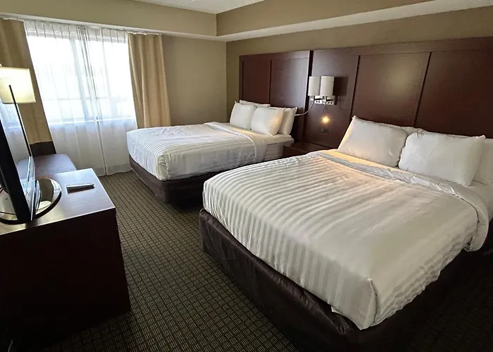 Hotel Western & Near Dekalb