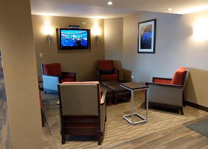 Hotel Western & Near Dekalb 2*