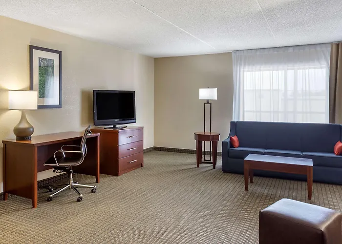 Hotel Western & Near Dekalb Rochelle